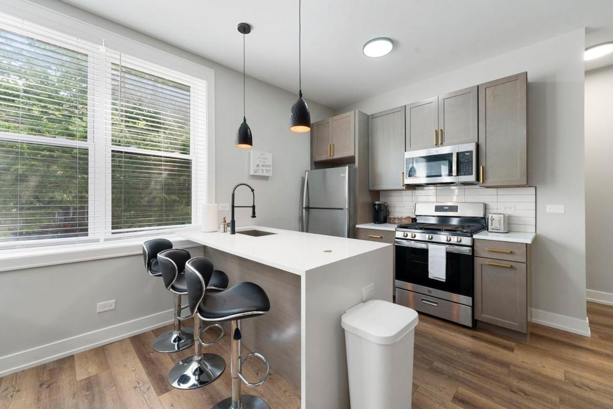 2 Bed & 3 Bath Chicago Condo Dış mekan fotoğraf